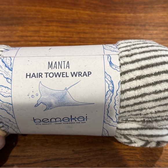 Be Makai Manta Hair Towel White & Gray Wrap - Picture 4 of 7